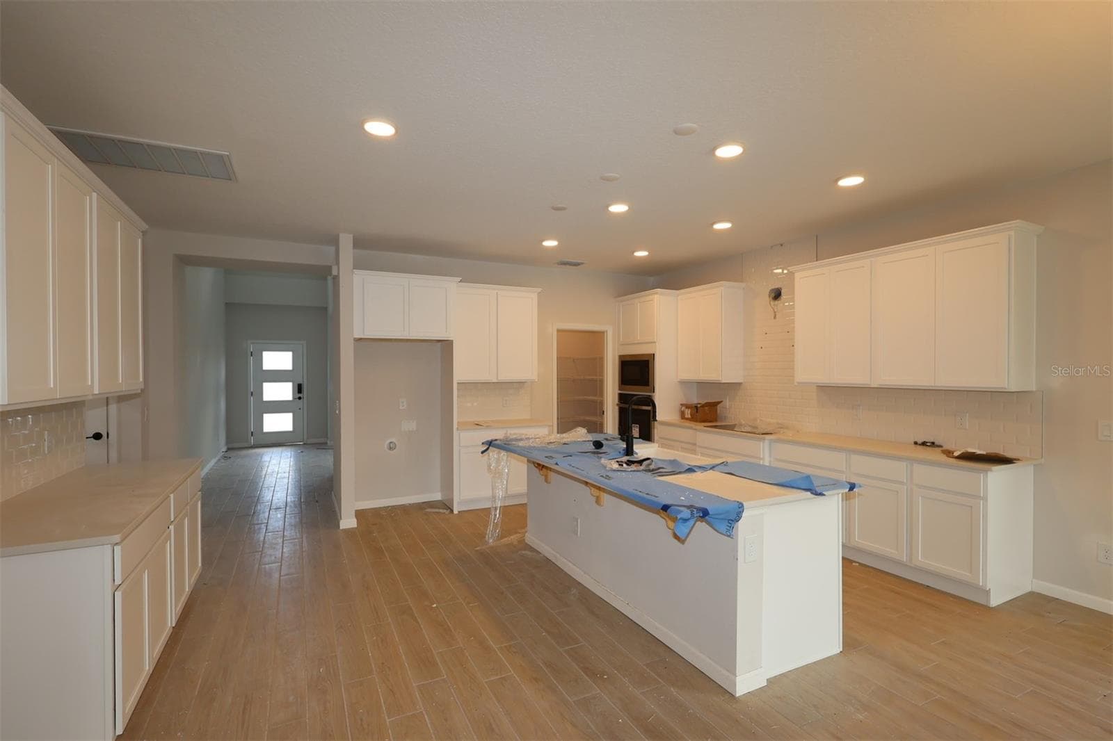 Single Family Residence at 6861 YELLOW WARBLER BND, ST CLOUD, photo 6 of 50