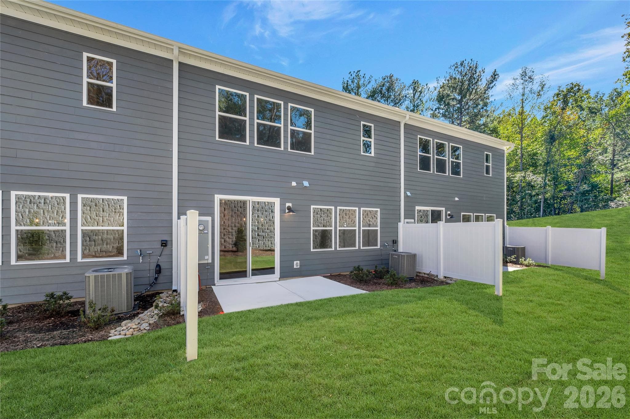 Private outdoor living - 707 Bowery Place, Cramerton