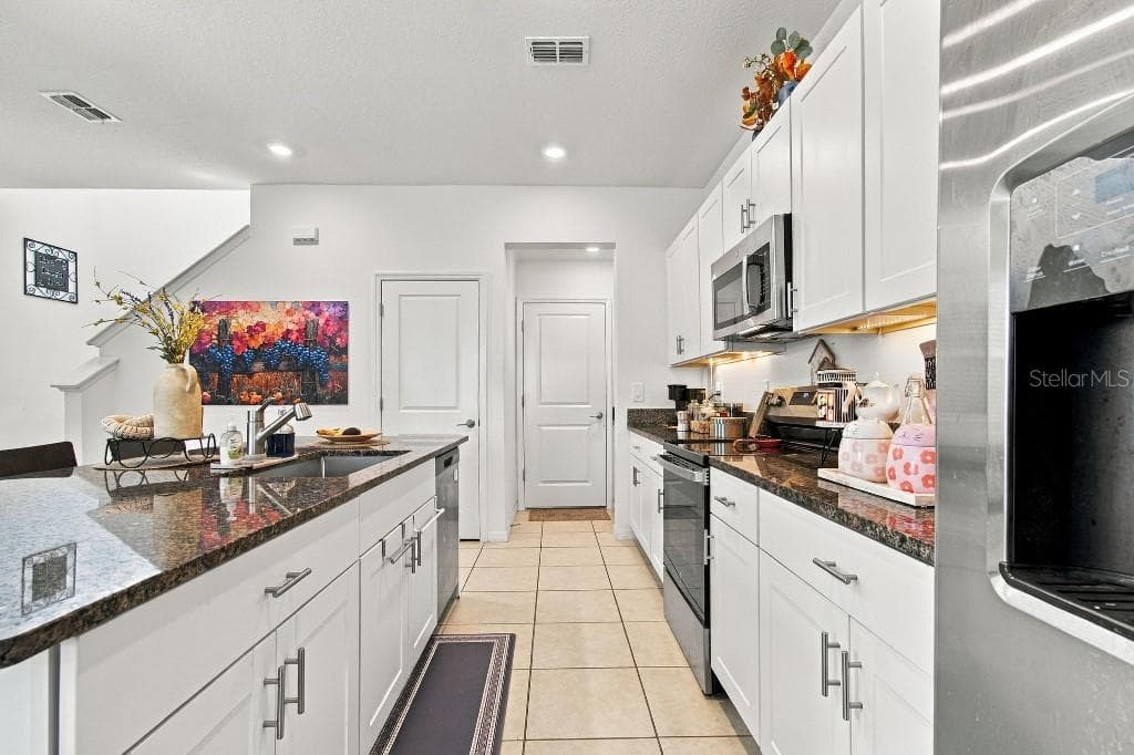 Townhouse at 10824 FANNING SPRINGS CT, TAMPA, photo 10 of 85