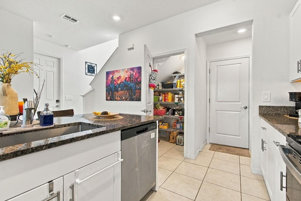 Townhouse at 10824 FANNING SPRINGS CT, TAMPA, photo 12 of 85