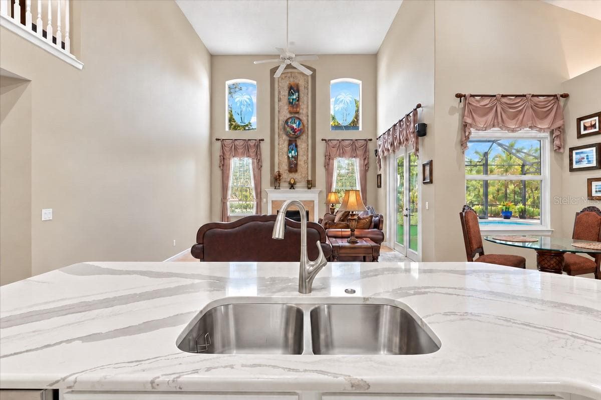 Upgraded fixtures and finishes. - 2631 TREYMORE DR, ORLANDO