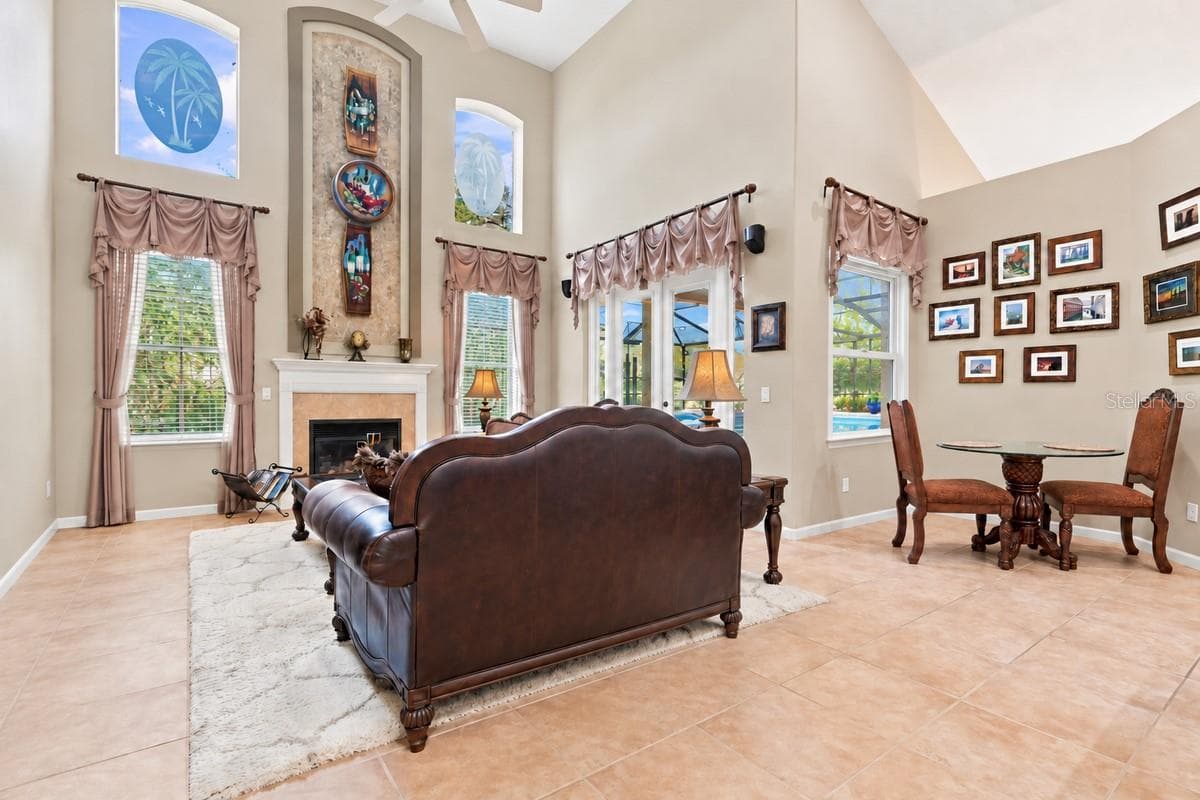 Two story family room. - 2631 TREYMORE DR, ORLANDO