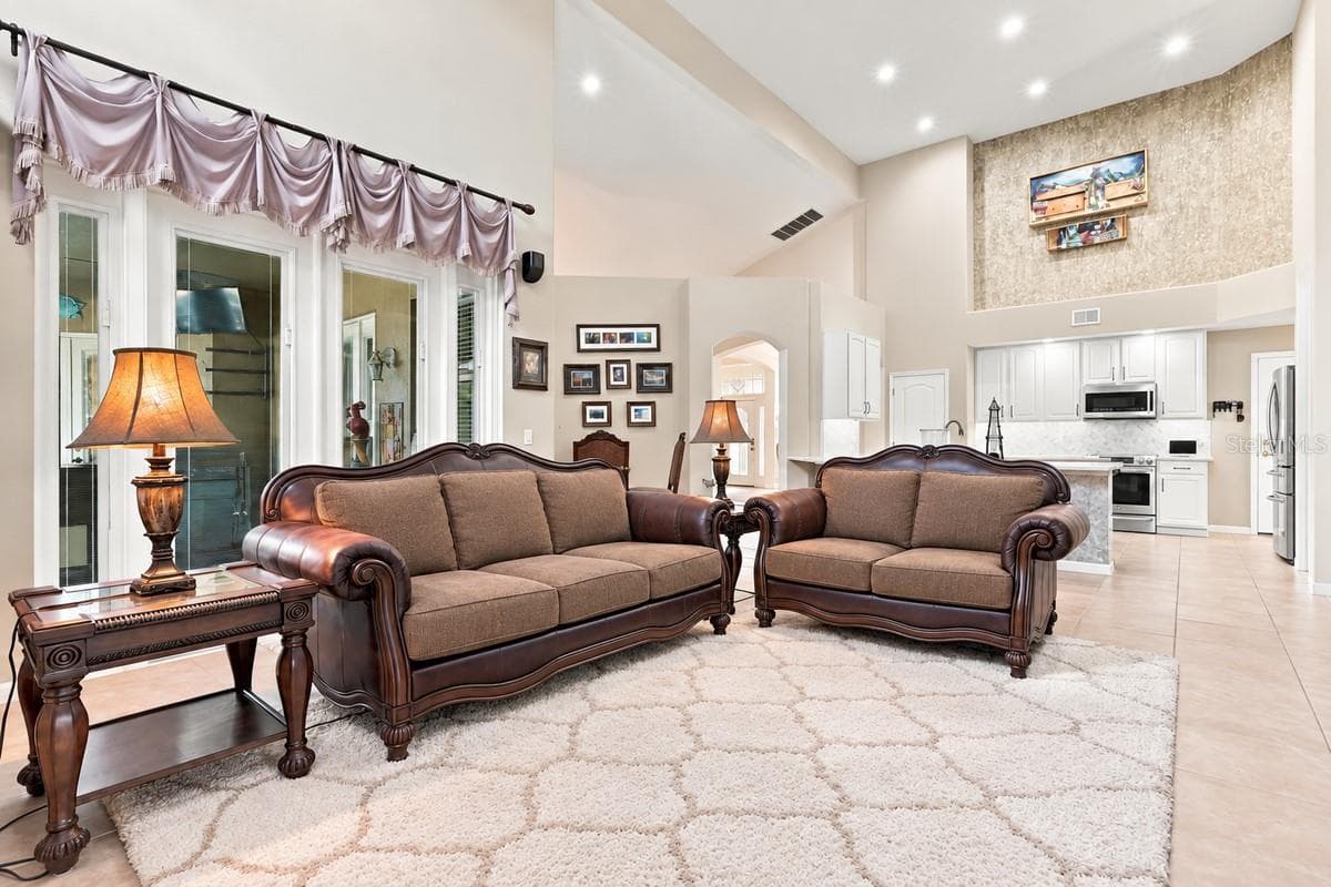 Family room is open to the kitchen. - 2631 TREYMORE DR, ORLANDO