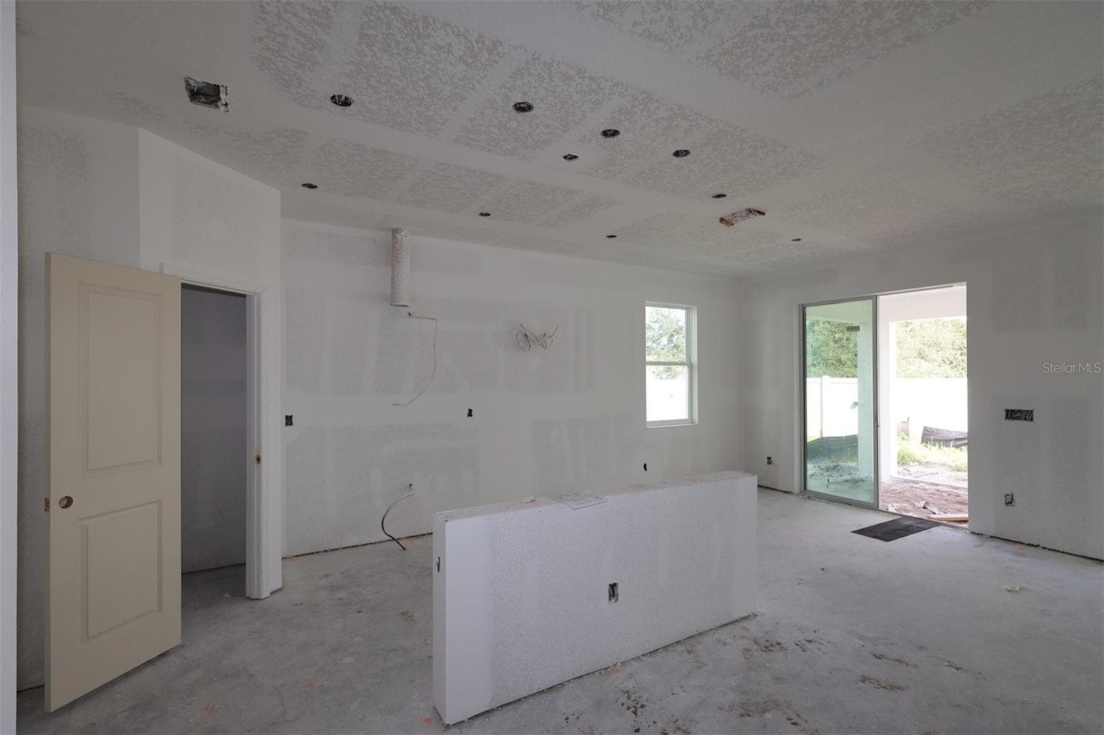 Single Family Residence at 6801 YELLOW WARBLER BND, ST CLOUD, photo 6 of 31