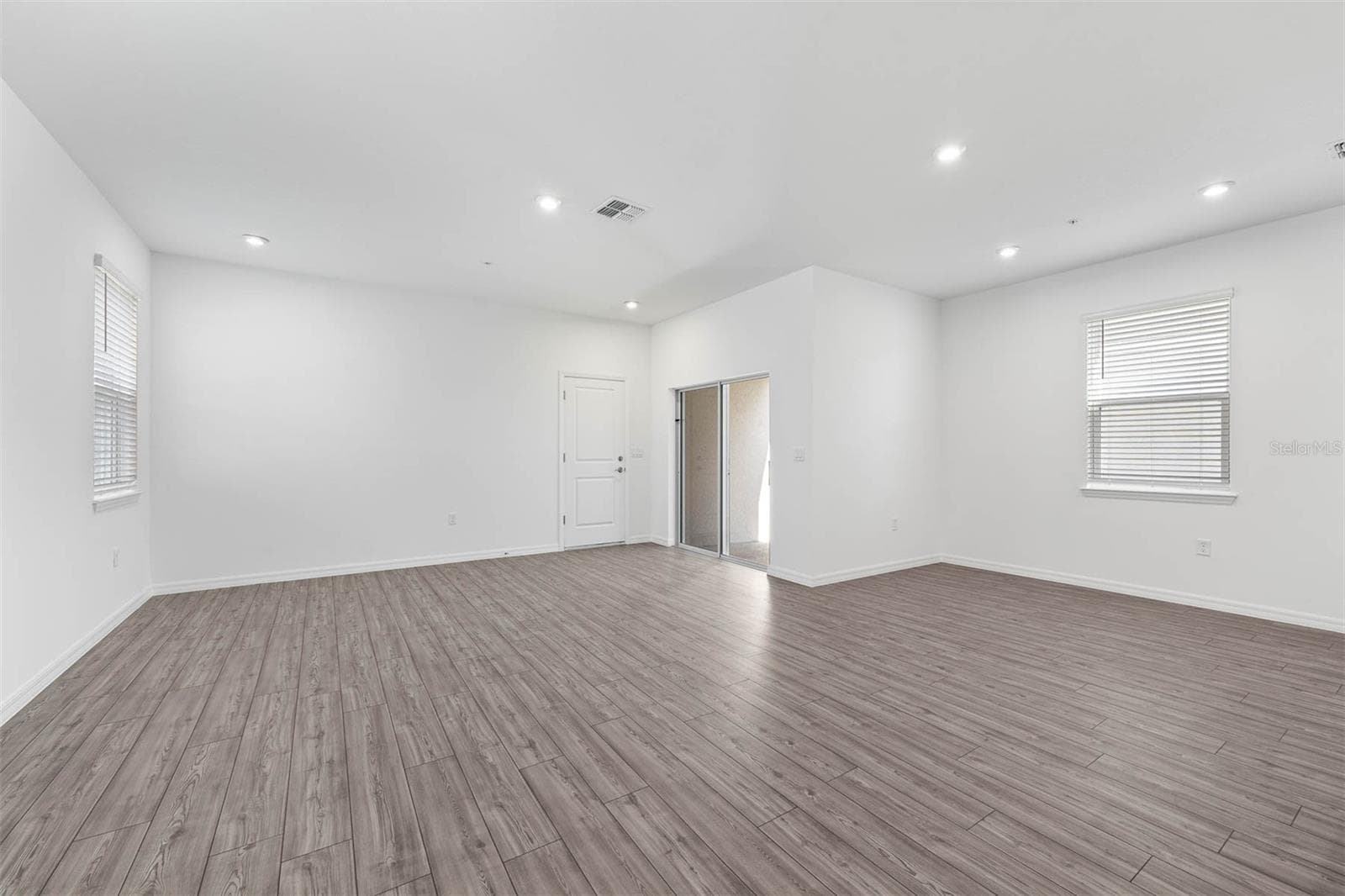 Single Family Residence at 1837 HORSETAIL DR, ST CLOUD, photo 12 of 37