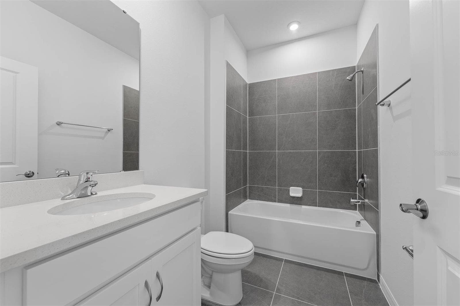 Single Family Residence at 1837 HORSETAIL DR, ST CLOUD, photo 16 of 37