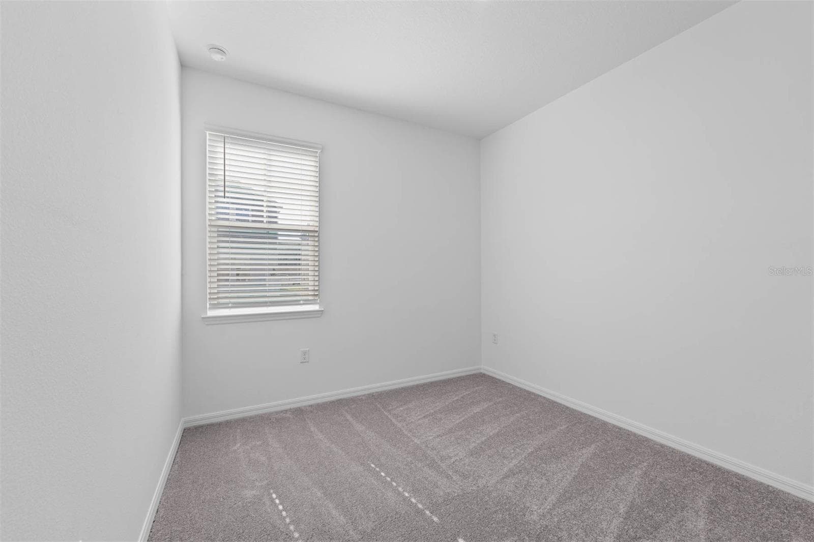 Single Family Residence at 1837 HORSETAIL DR, ST CLOUD, photo 18 of 37