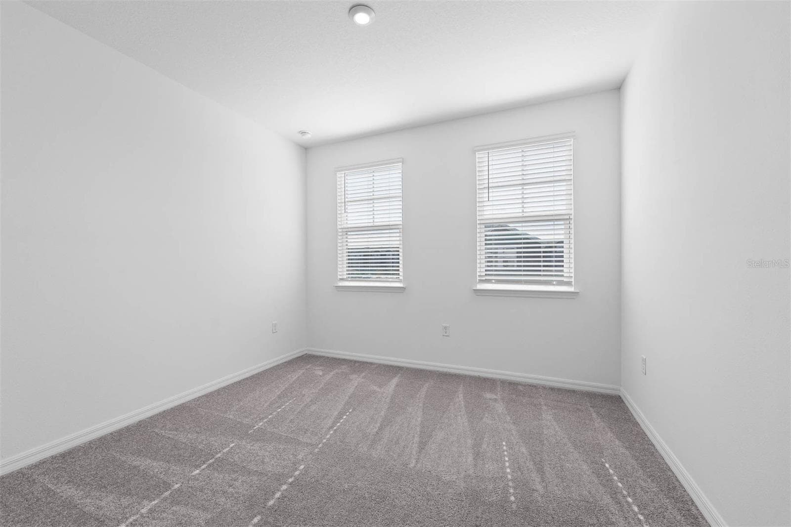 Single Family Residence at 1837 HORSETAIL DR, ST CLOUD, photo 29 of 37