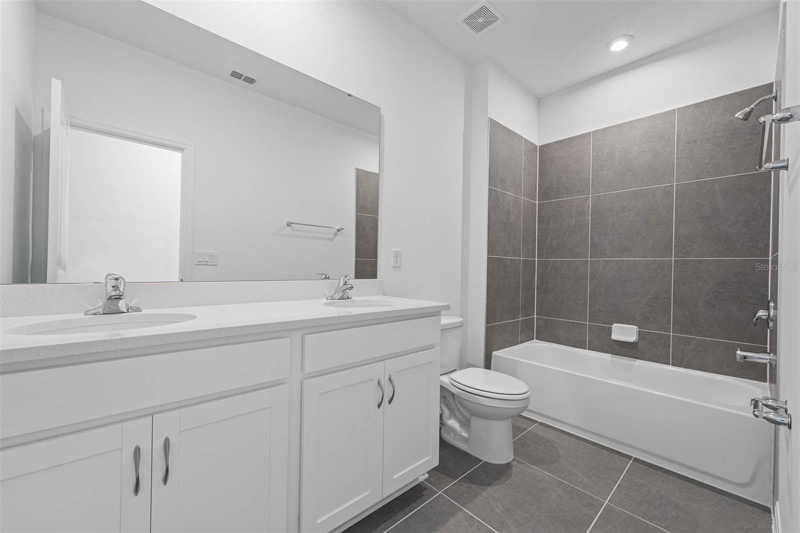Single Family Residence at 1837 HORSETAIL DR, ST CLOUD, photo 32 of 37