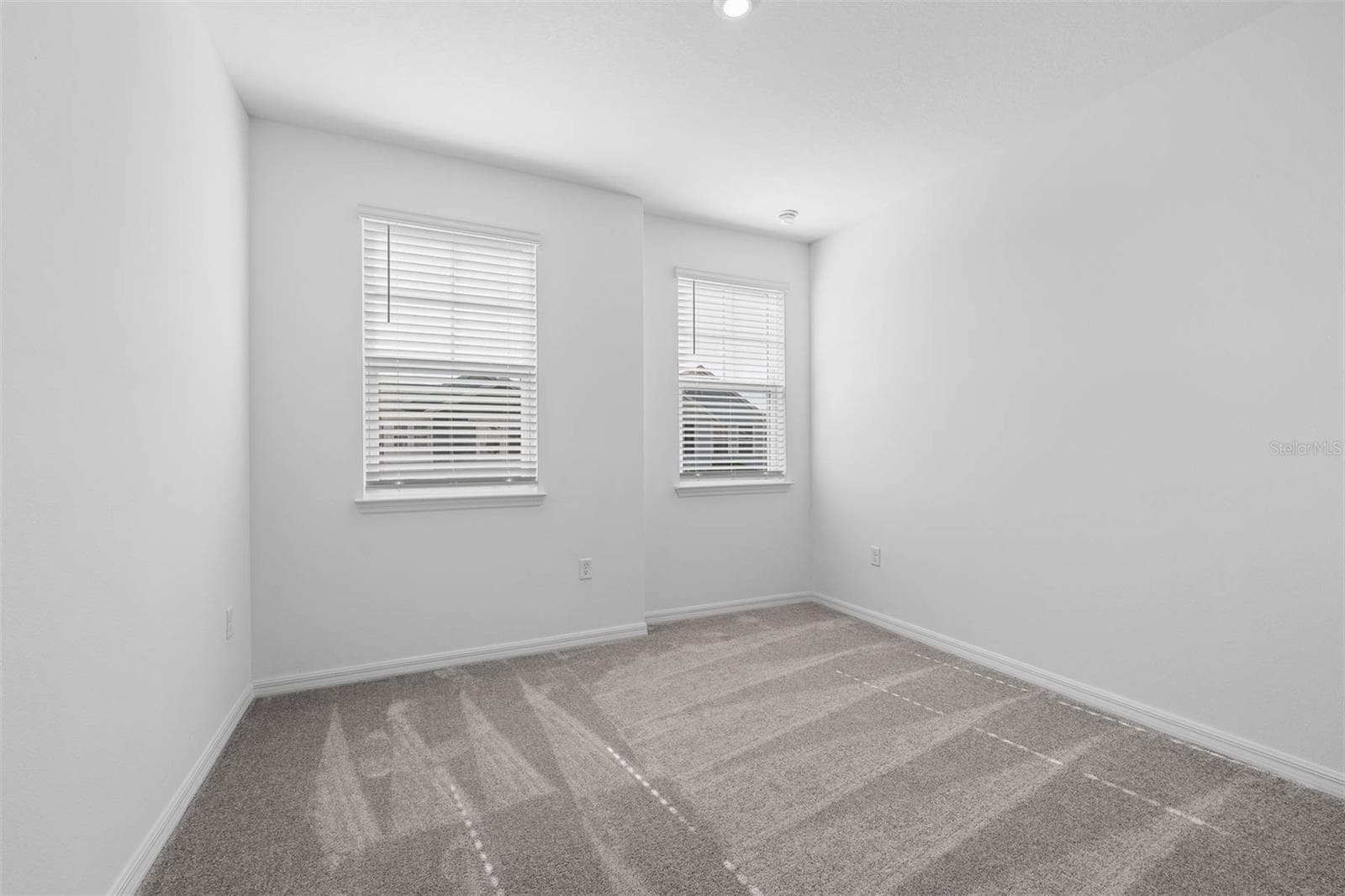 Single Family Residence at 1837 HORSETAIL DR, ST CLOUD, photo 34 of 37