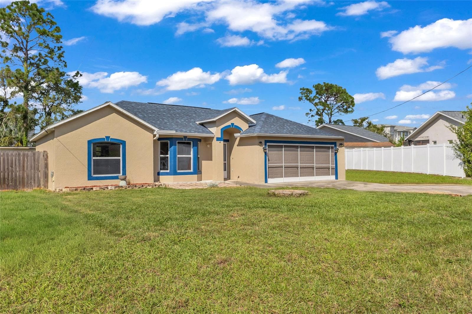 Single Family Residence at 10303 FORDHAM ST, SPRING HILL, photo 4 of 44