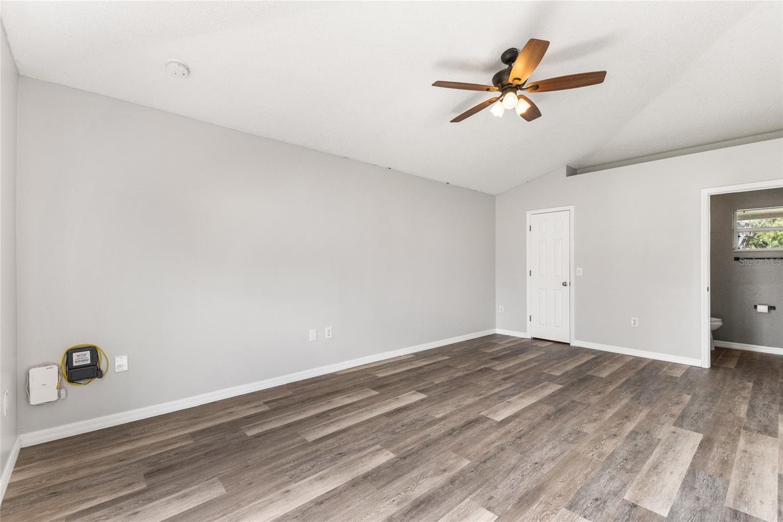 Single Family Residence at 10303 FORDHAM ST, SPRING HILL, photo 17 of 44