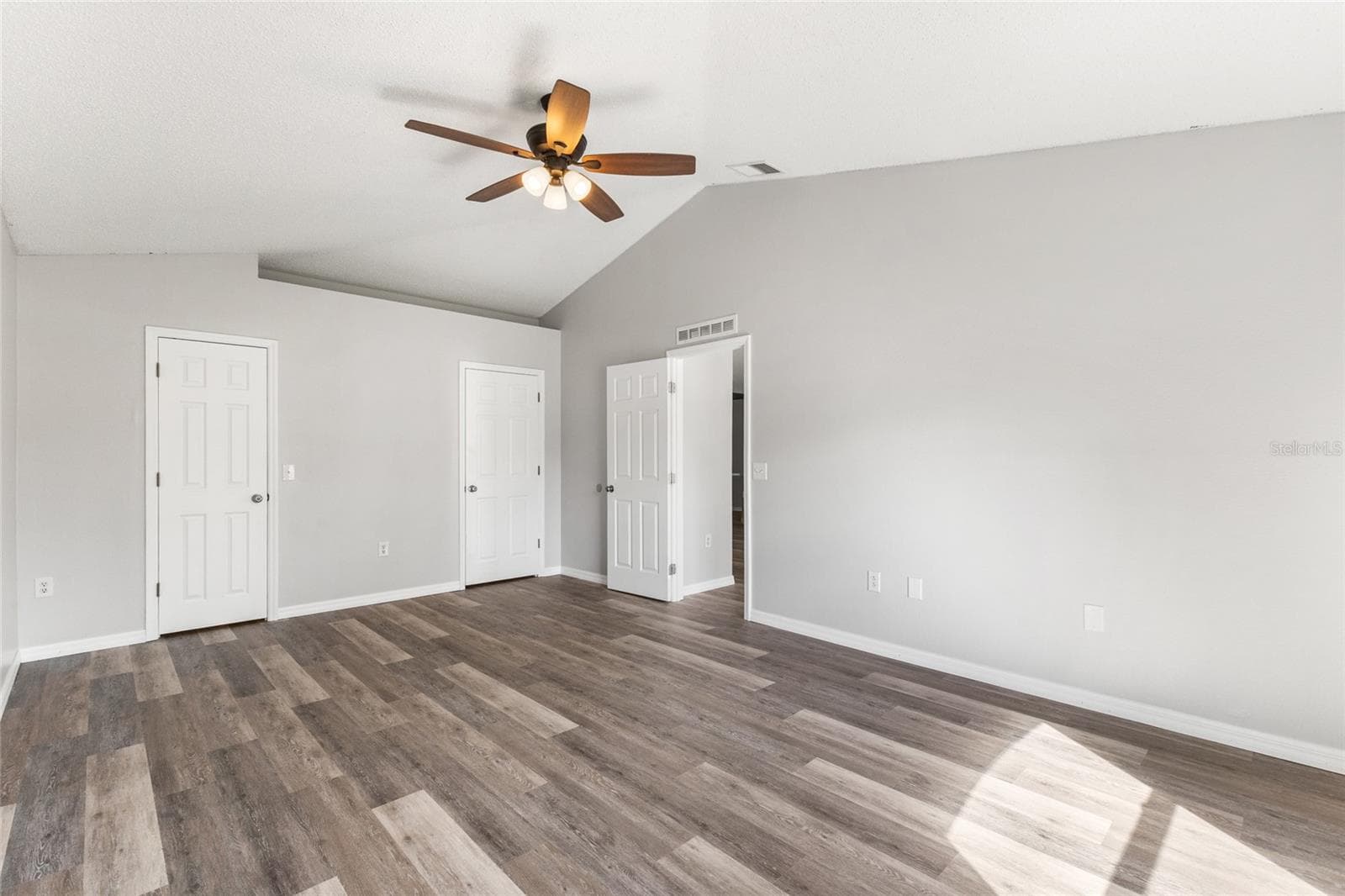 Single Family Residence at 10303 FORDHAM ST, SPRING HILL, photo 19 of 44