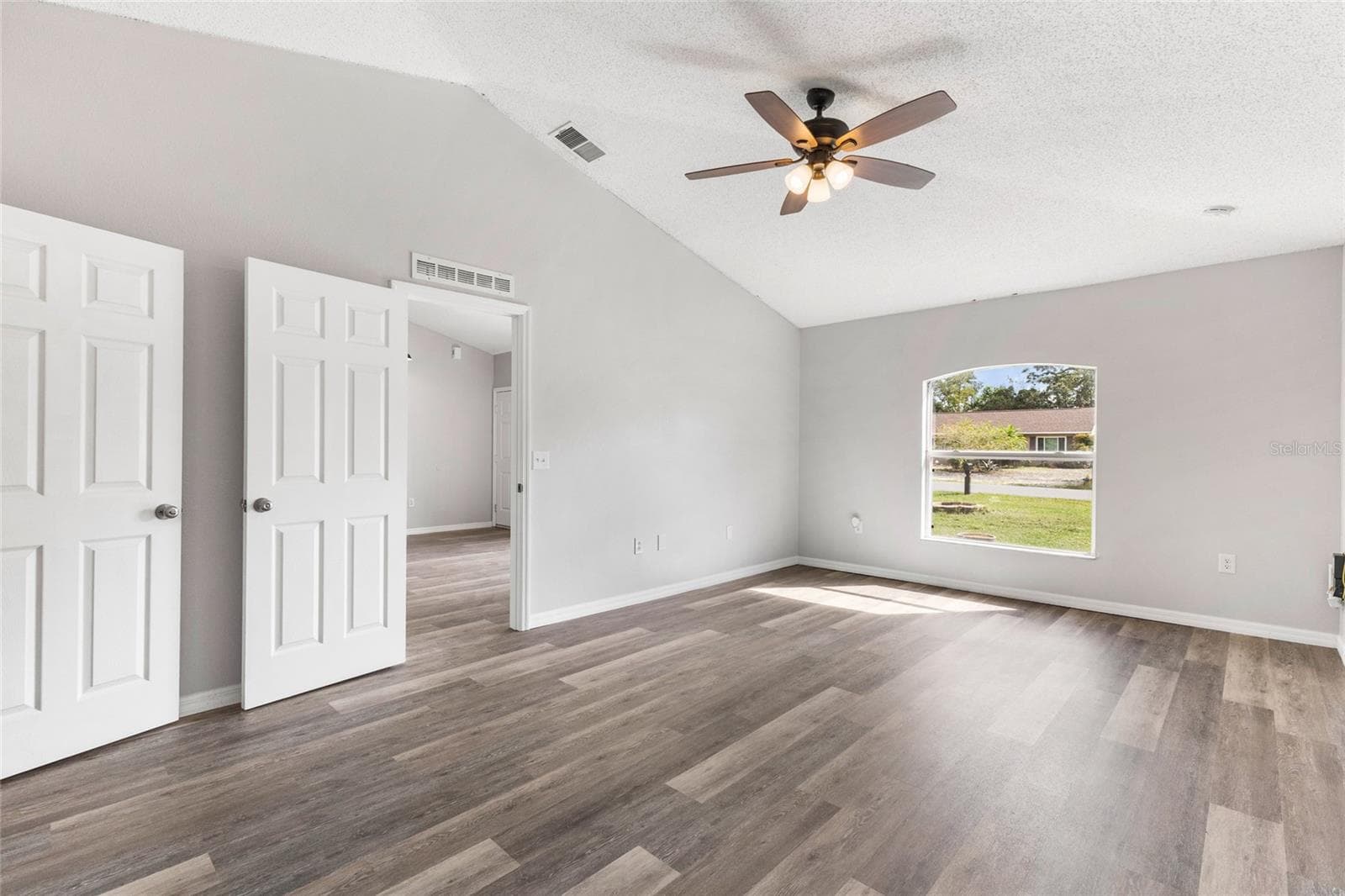 Single Family Residence at 10303 FORDHAM ST, SPRING HILL, photo 20 of 44