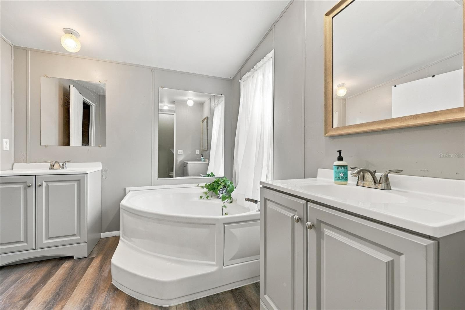 Manufactured Home at 5460 SW 48TH CT, TRENTON, photo 18 of 33