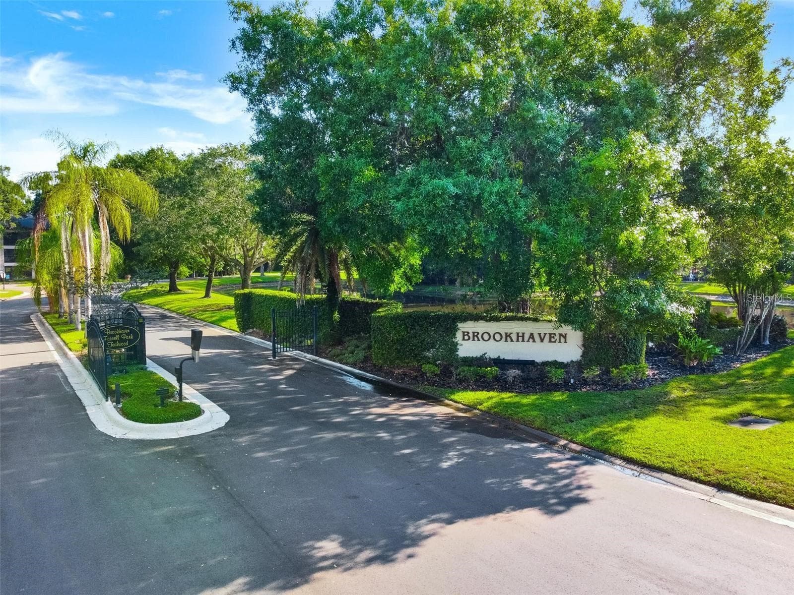 Villa at 3427 HILLMOOR DR, PALM HARBOR, photo 2 of 38