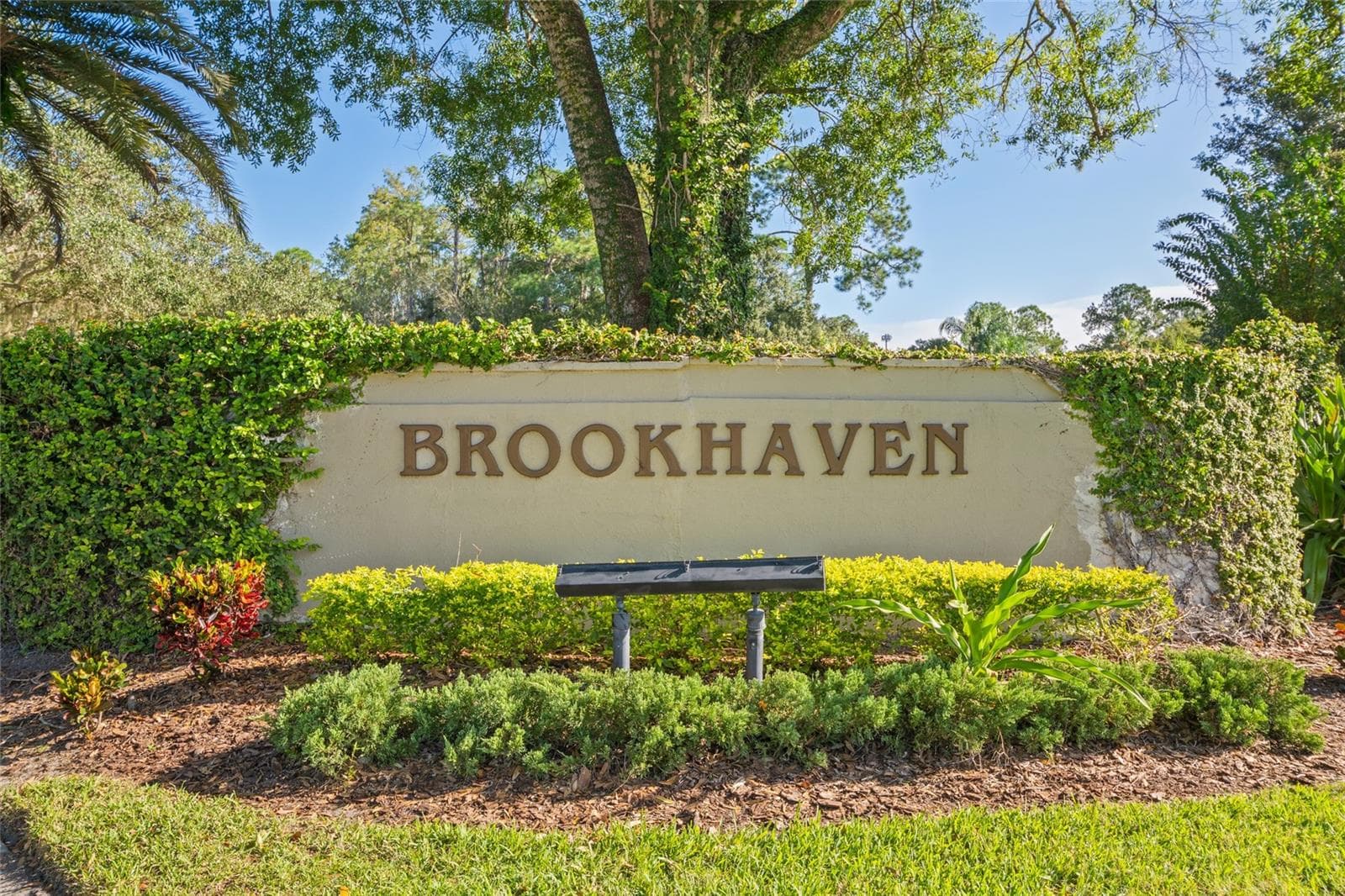 Villa at 3427 HILLMOOR DR, PALM HARBOR, photo 3 of 38