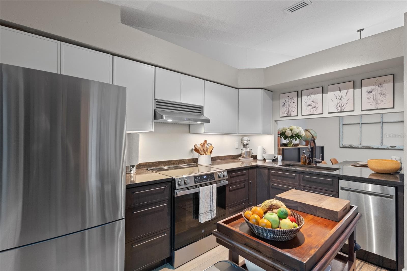 Villa at 3427 HILLMOOR DR, PALM HARBOR, photo 10 of 38
