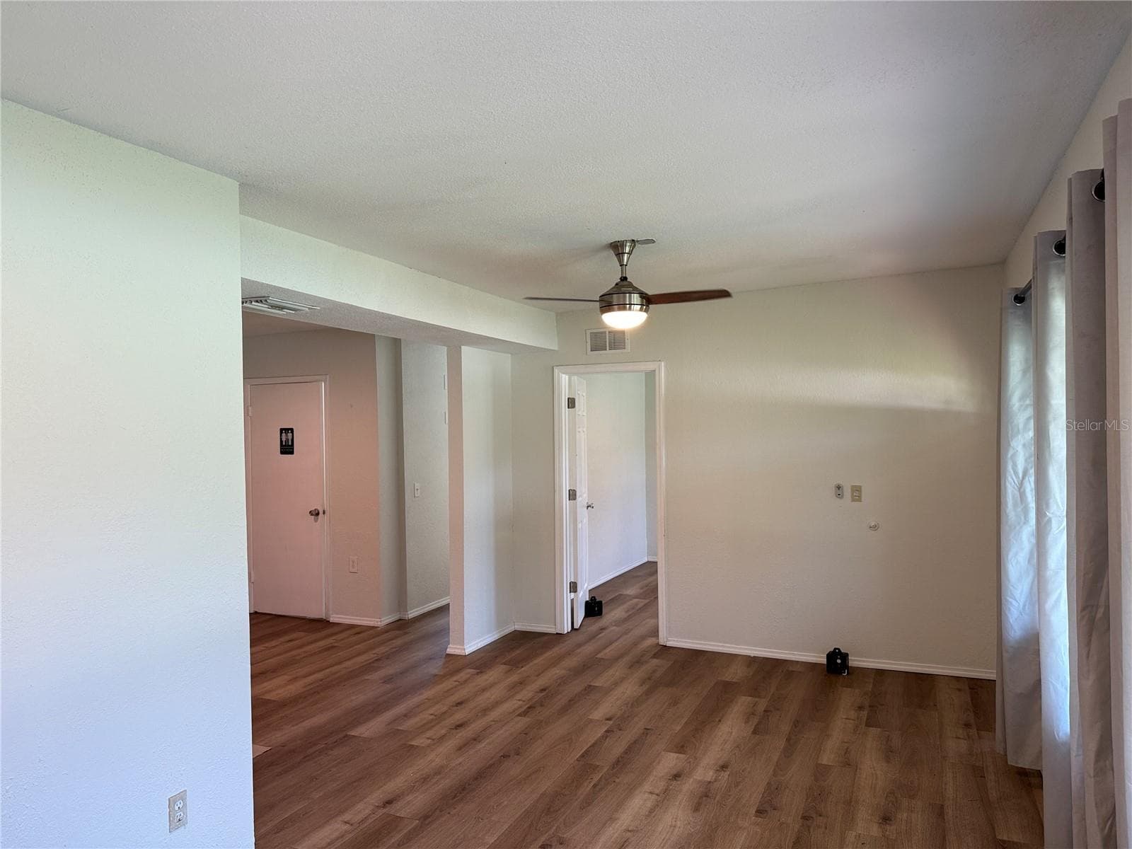 Front waiting room - 12152 FORT KING RD, DADE CITY