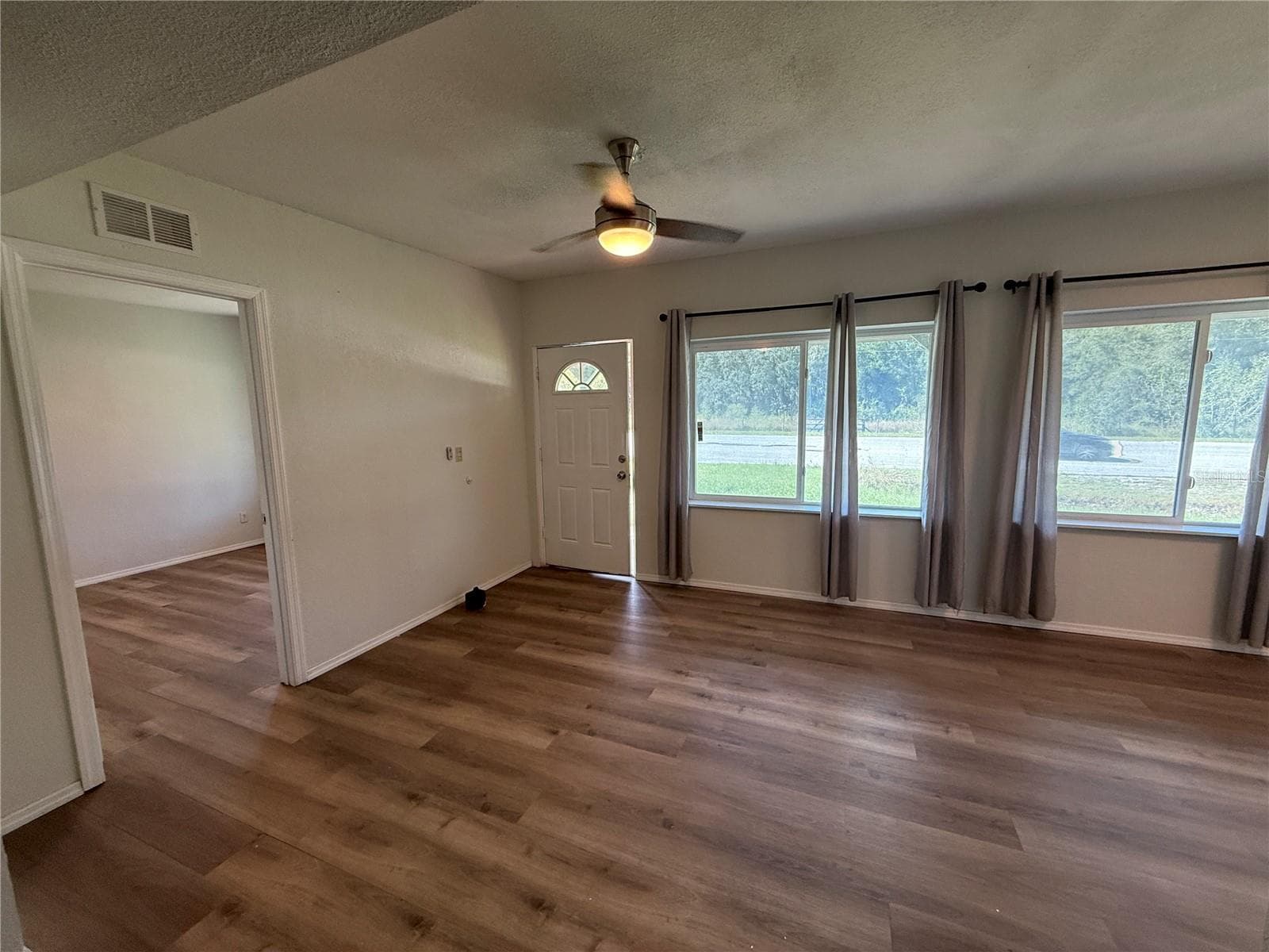 Front waiting area - 12152 FORT KING RD, DADE CITY