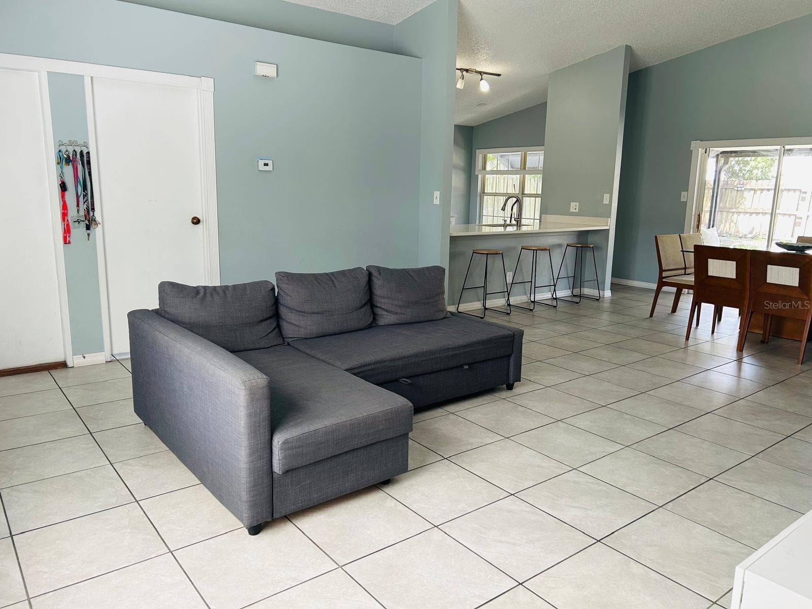 Single Family Residence at 2833 WOODRUFF DR, ORLANDO, photo 4 of 26