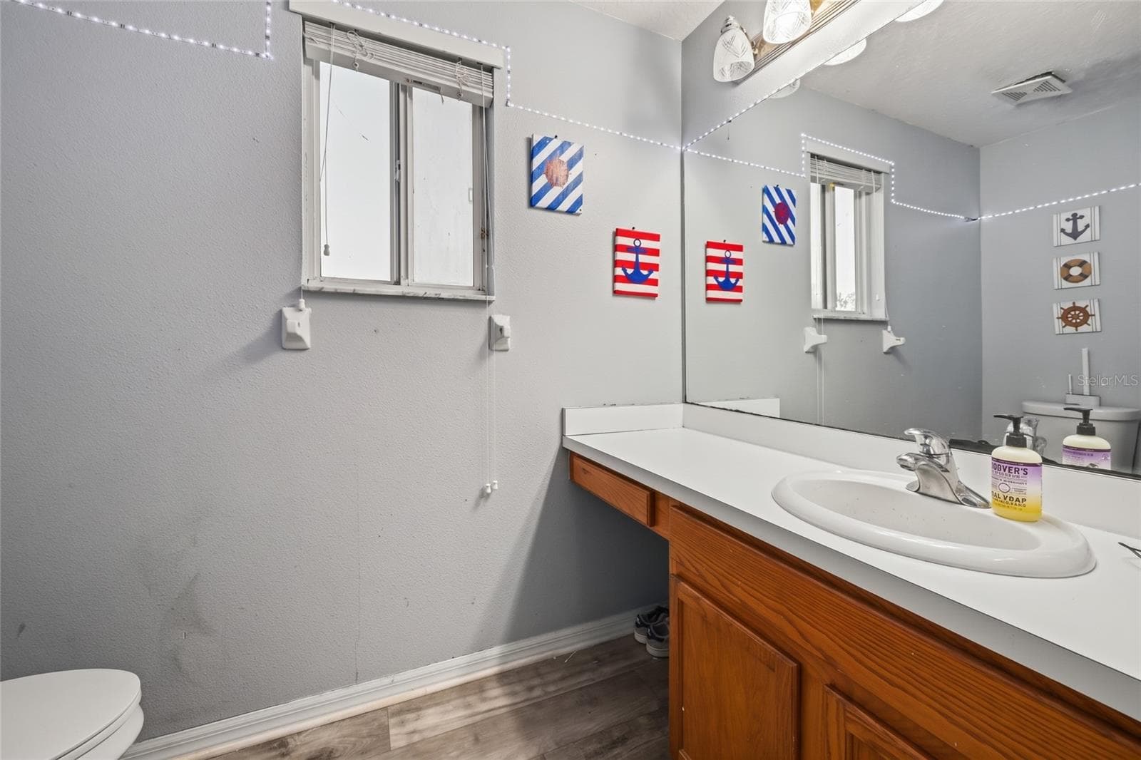 Single Family Residence at 909 15TH ST NE, RUSKIN, photo 8 of 19