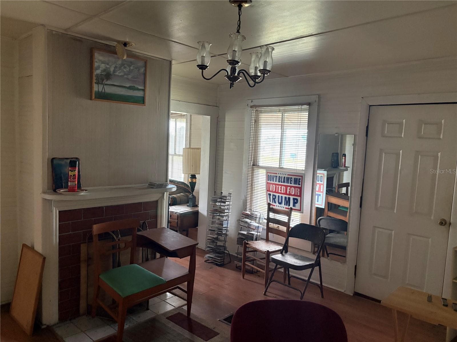Foyer w/ Fireplace@ Front Door Entrance - 3230 SUWANNEE ST, ZOLFO SPRINGS