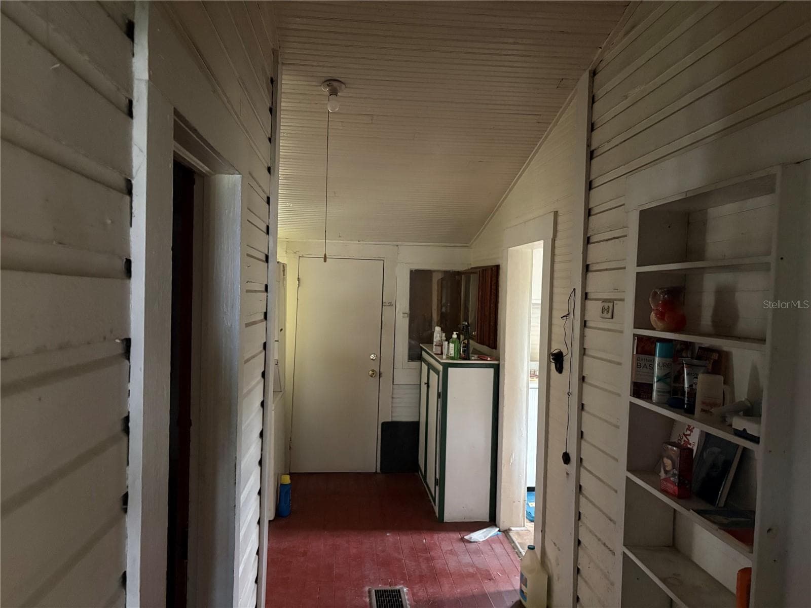 Oversized Hallway - 3230 SUWANNEE ST, ZOLFO SPRINGS