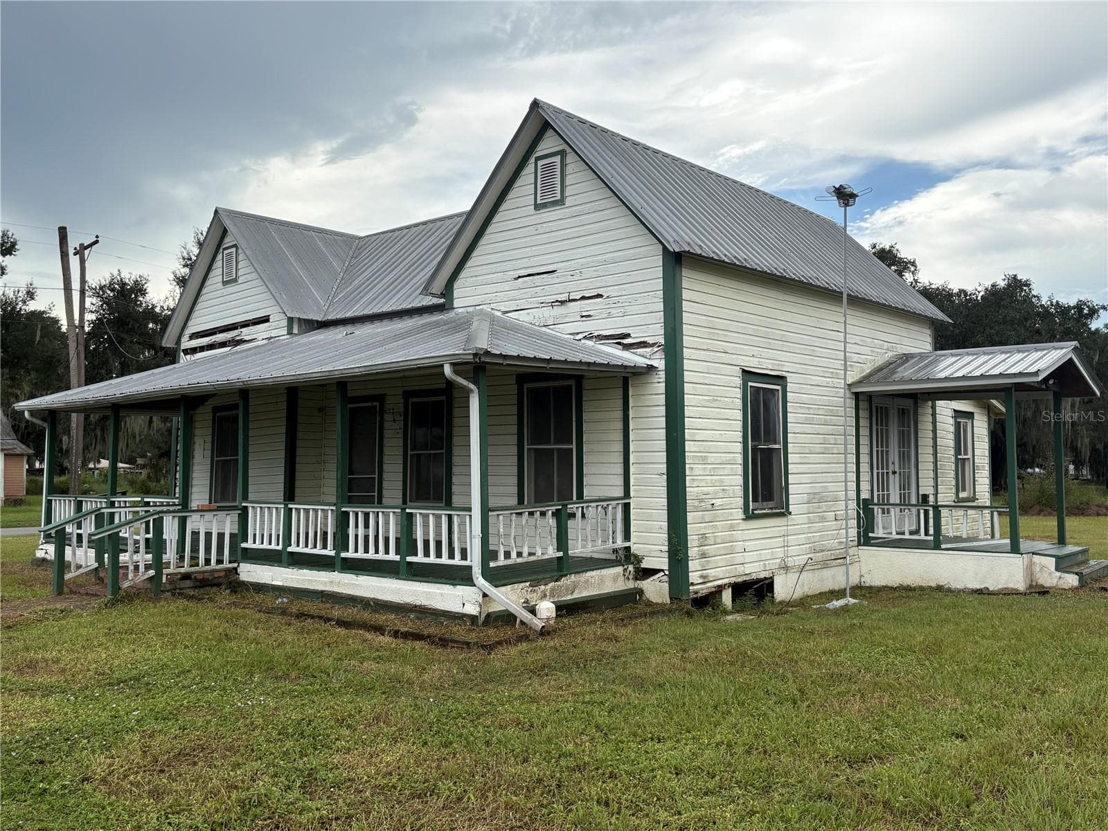 Side View Front - 3230 SUWANNEE ST, ZOLFO SPRINGS