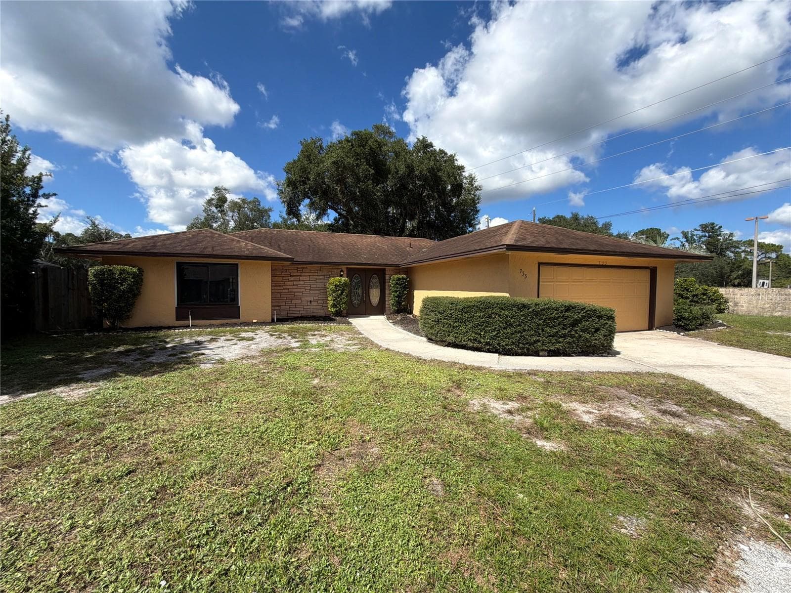 Single Family Residence at 733 LAKEVIEW DR, WINTER SPRINGS