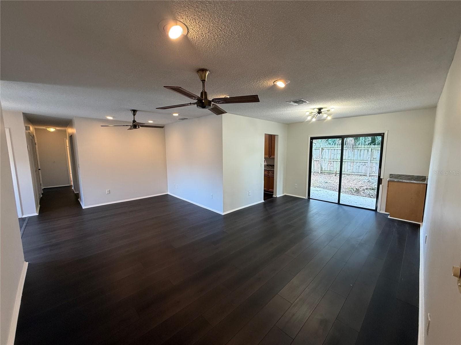 Single Family Residence at 733 LAKEVIEW DR, WINTER SPRINGS, photo 5 of 27