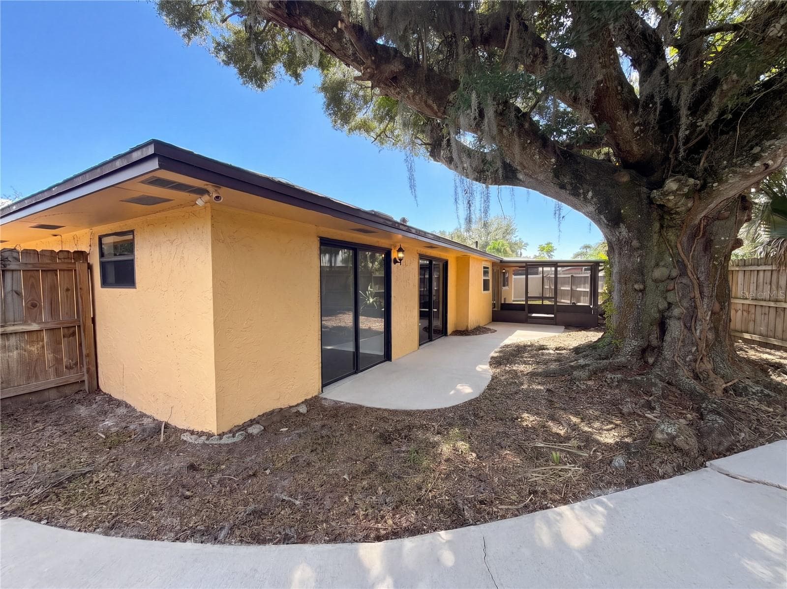 Single Family Residence at 733 LAKEVIEW DR, WINTER SPRINGS, photo 8 of 27