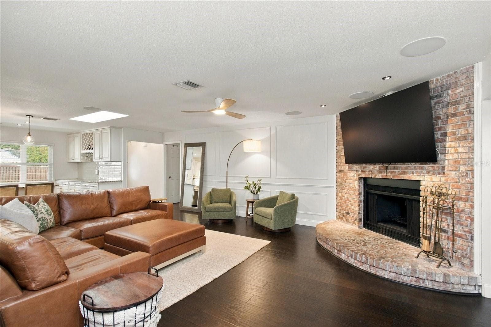 Single Family Residence at 3707 BAYVIEW DR, ORLANDO, photo 3 of 21