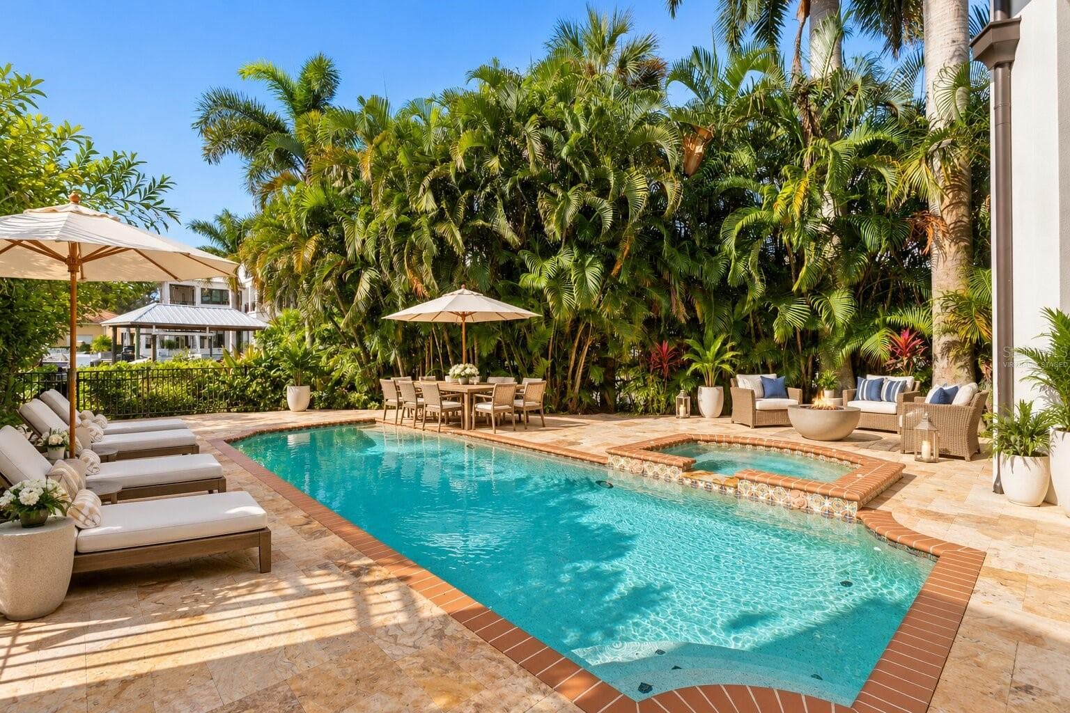 Virtually Staged - 5211 W NEPTUNE WAY, TAMPA
