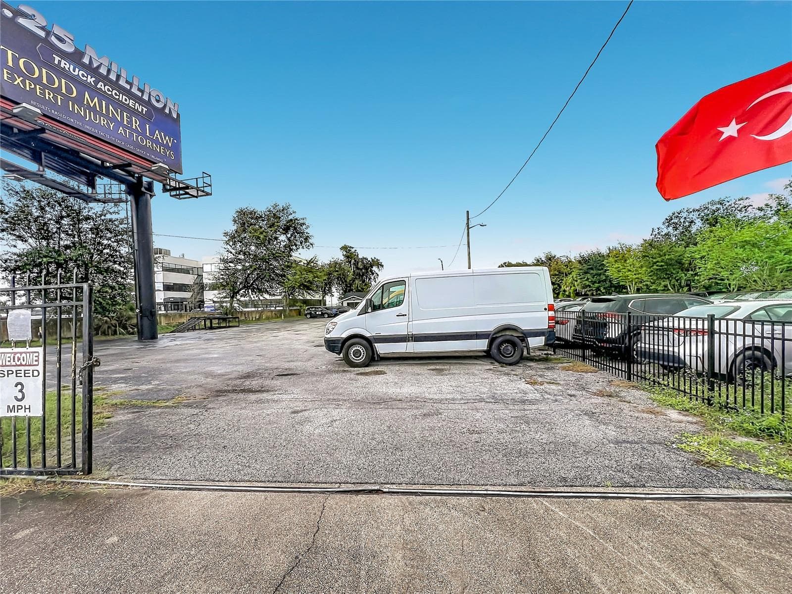 690 N SEMORAN BLVD
