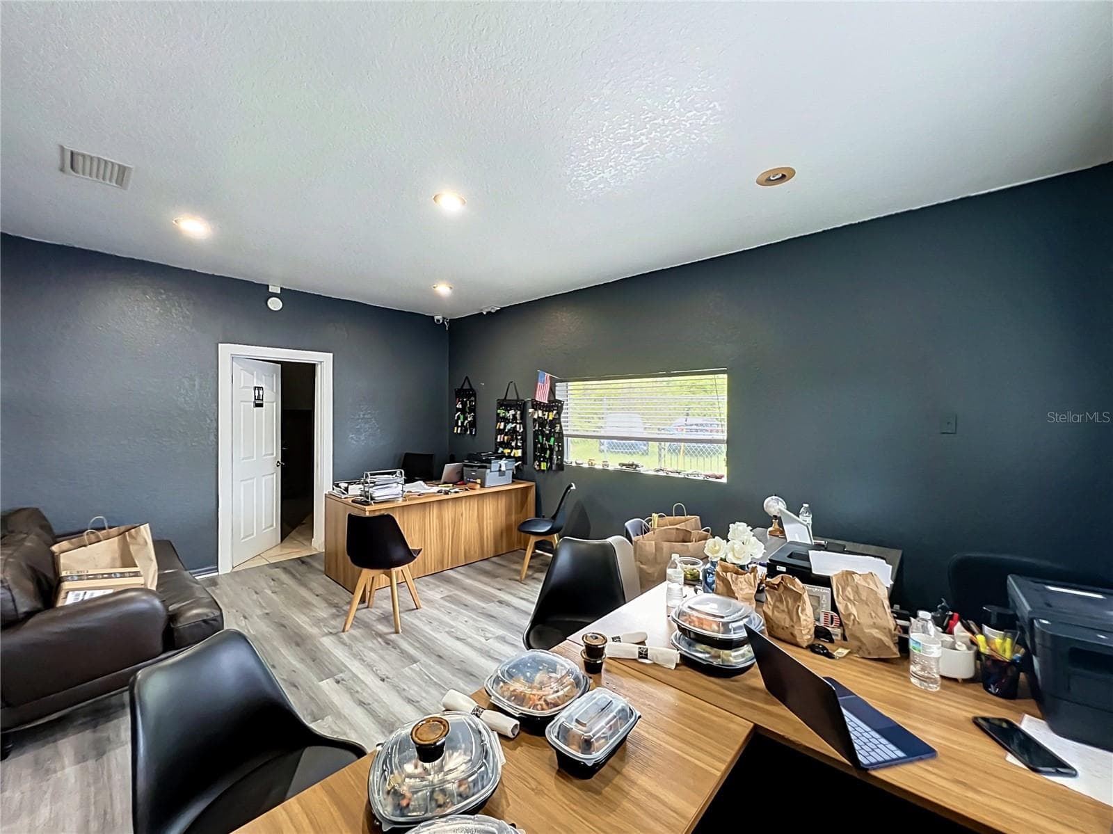 Mixed Use at 690 N SEMORAN BLVD, ORLANDO, photo 16 of 75
