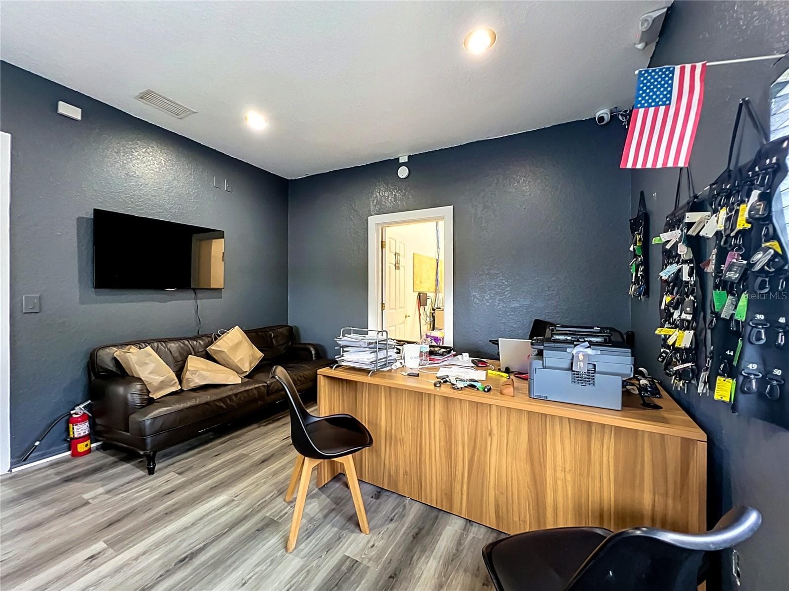 Mixed Use at 690 N SEMORAN BLVD, ORLANDO, photo 17 of 75