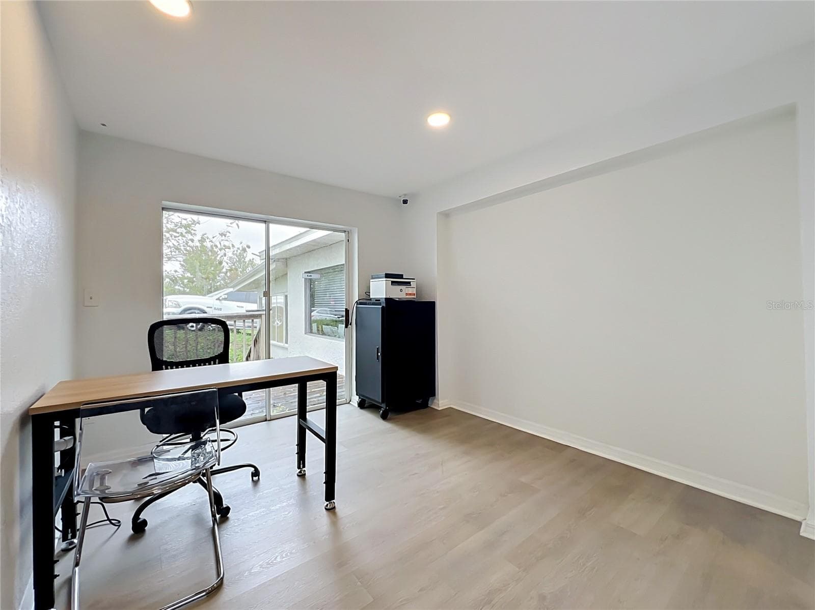 Mixed Use at 690 N SEMORAN BLVD, ORLANDO, photo 32 of 75