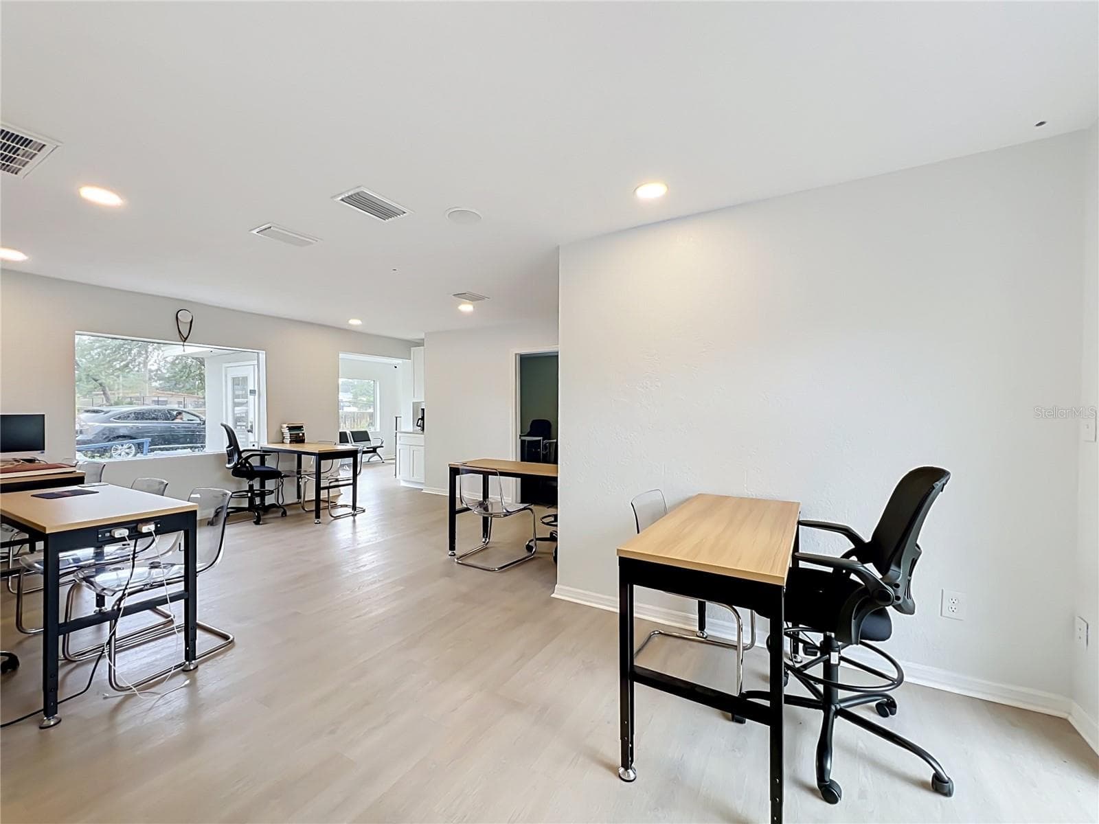 Mixed Use at 690 N SEMORAN BLVD, ORLANDO, photo 33 of 75
