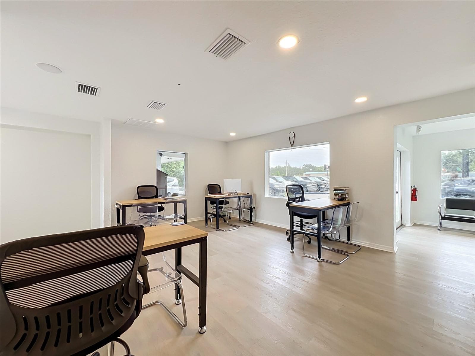 Mixed Use at 690 N SEMORAN BLVD, ORLANDO, photo 35 of 75