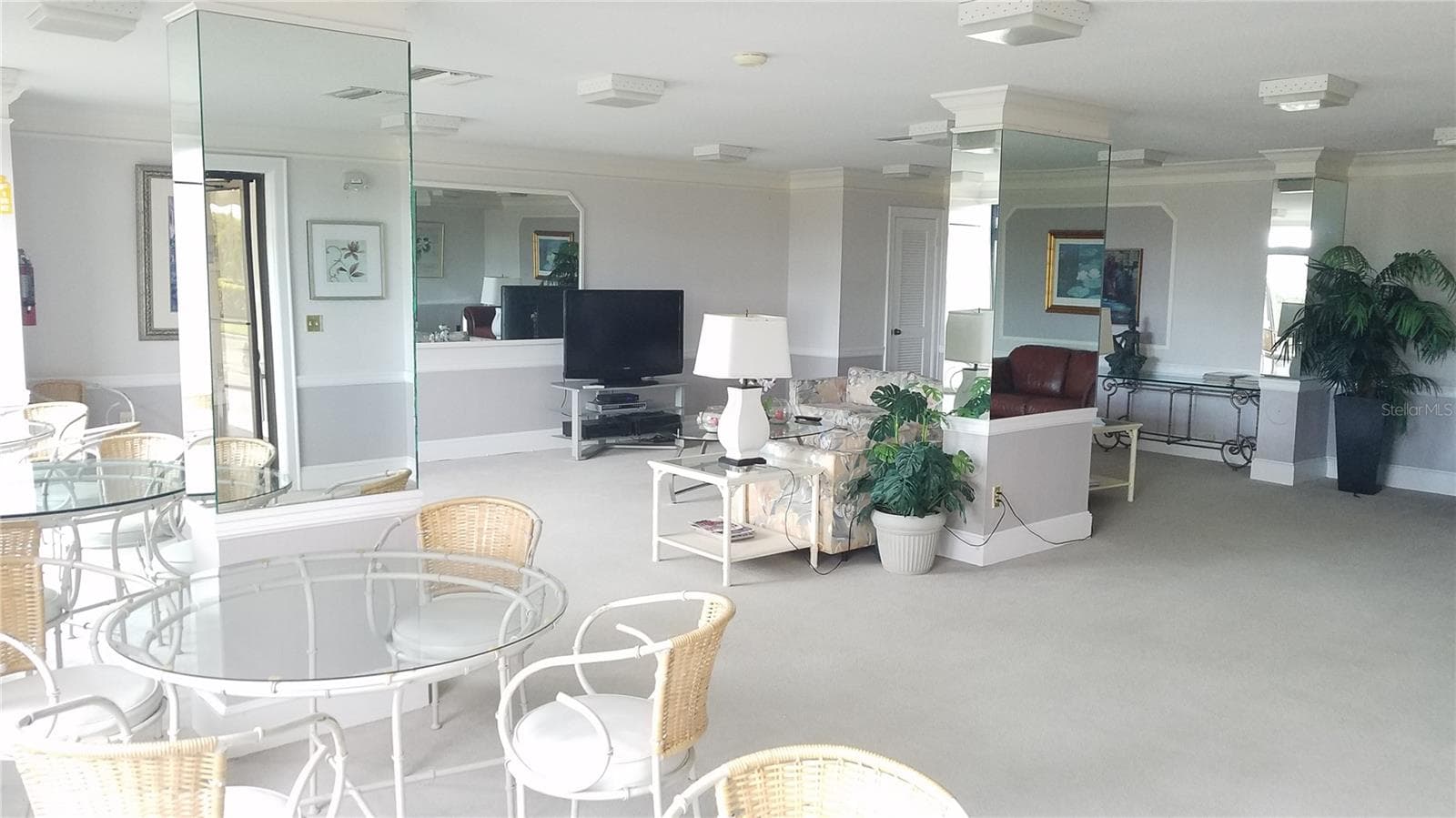 Social room - 7100 SUNSHINE SKYWAY LN S #301, ST PETERSBURG