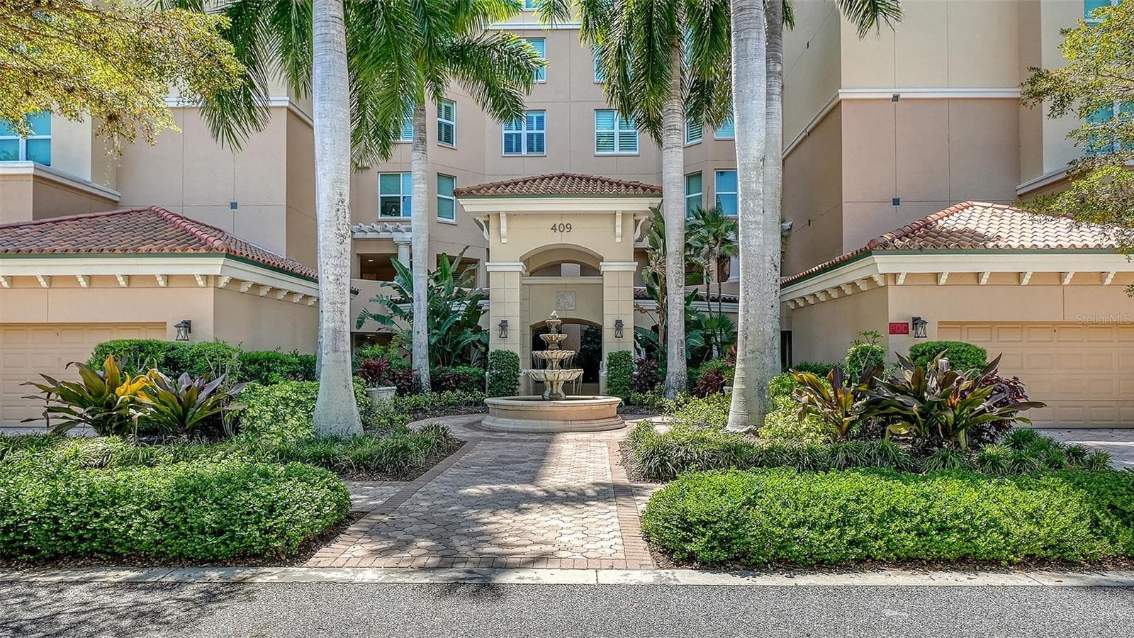 Condominium at 409 N POINT RD #601, OSPREY, photo 3 of 93