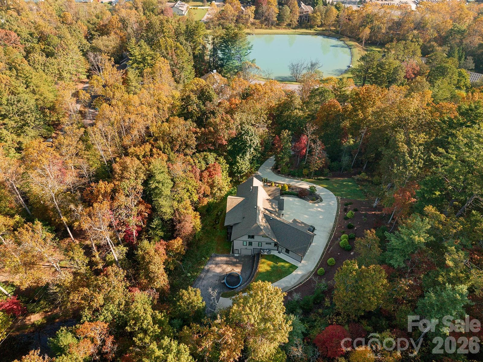 Single Family Residence at 8 Lakeview Drive, Fairview, photo 6 of 48