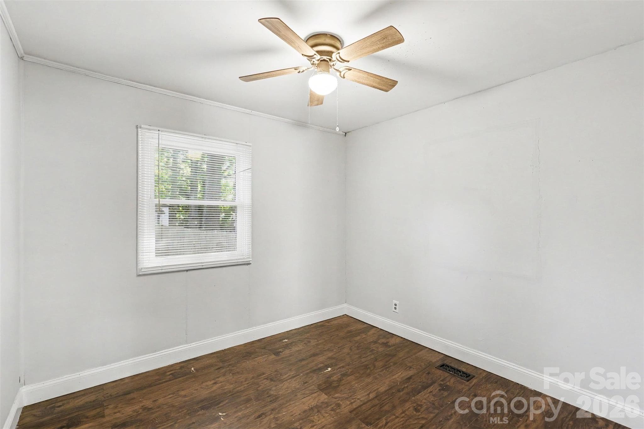 Single Family Residence at 224 Herndon Avenue, York, photo 12 of 15