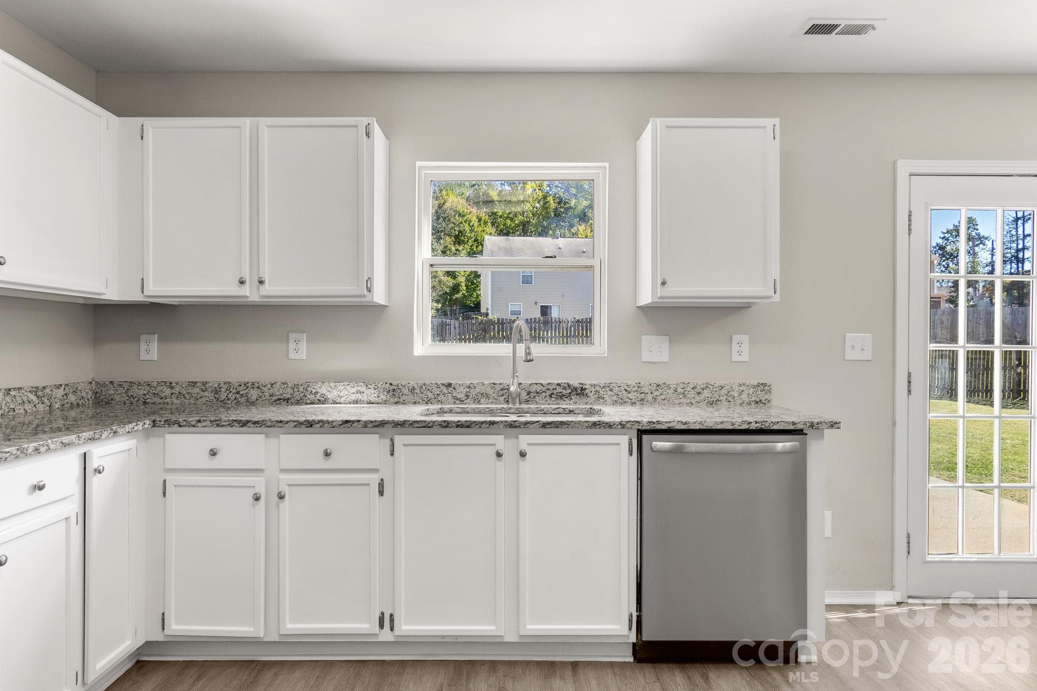 Single Family Residence at 12028 Red Leaf Drive, Charlotte, photo 9 of 46