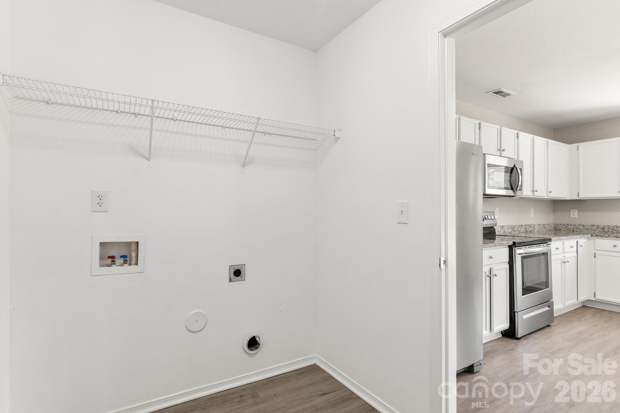 Single Family Residence at 12028 Red Leaf Drive, Charlotte, photo 12 of 46