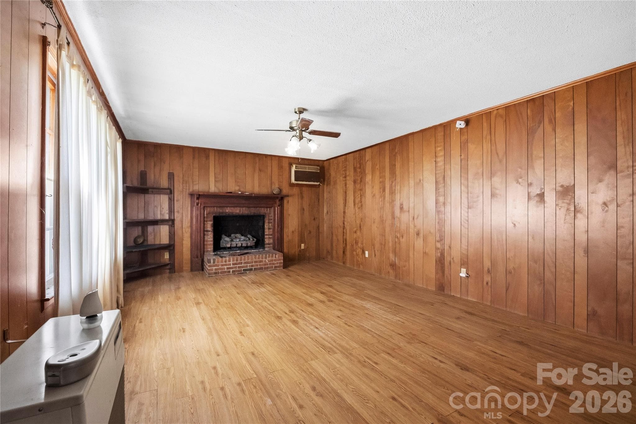 Single Family Residence at 328 Long Shoals Road, Bessemer City, photo 3 of 33