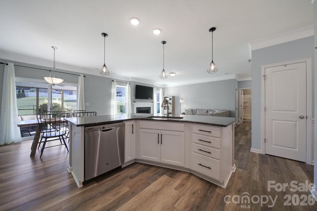 Single Family Residence at 129 Lantern Acres Drive, Mooresville, photo 10 of 40