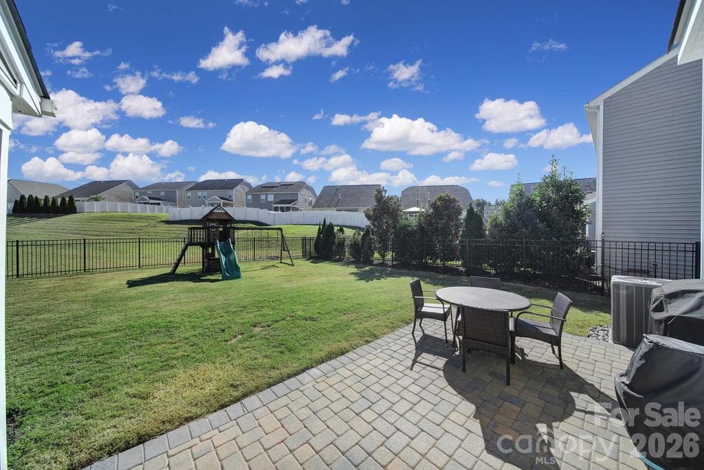 Single Family Residence at 129 Lantern Acres Drive, Mooresville, photo 34 of 40