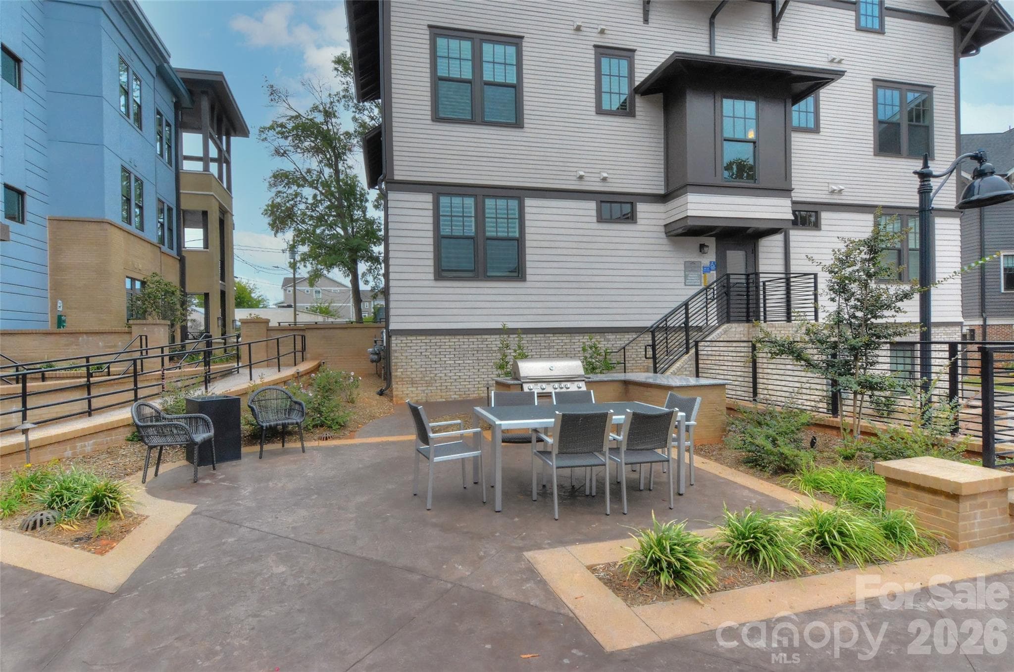 Condominium at 2401 Euclid Avenue, Charlotte, photo 49 of 52